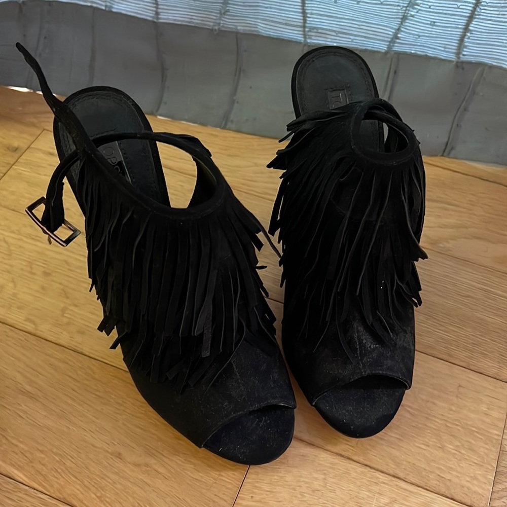 Peep toe black heels